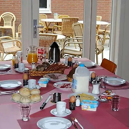 Warnstee Couette-café