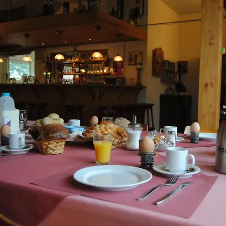 Warnstee Bed & Breakfast *