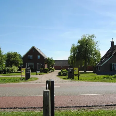 Warnstee Bed and breakfast 3*